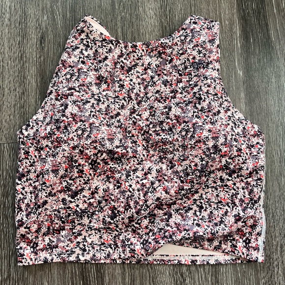 Athleta Conscious Crop - Picture 3 of 5